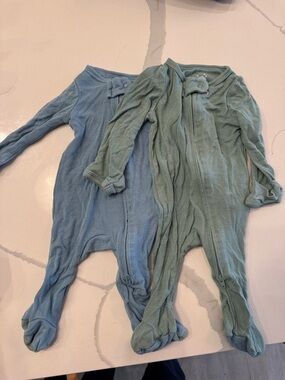 cloud island Two-Pack Footed One-Pieces in Blue and Green